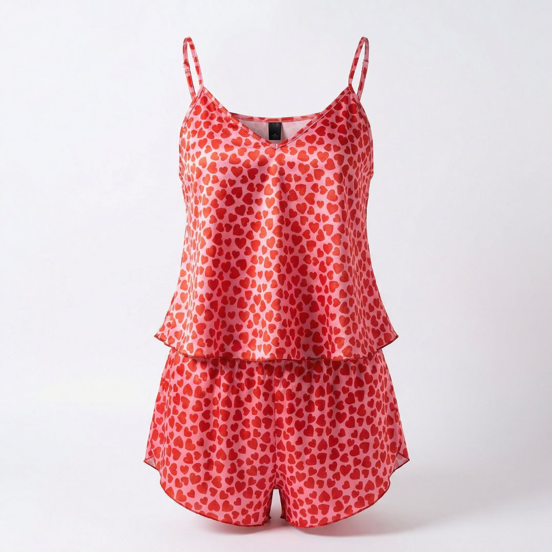 Kırmızı Kalp Desenli Saten Şortlu Pijama Takımı