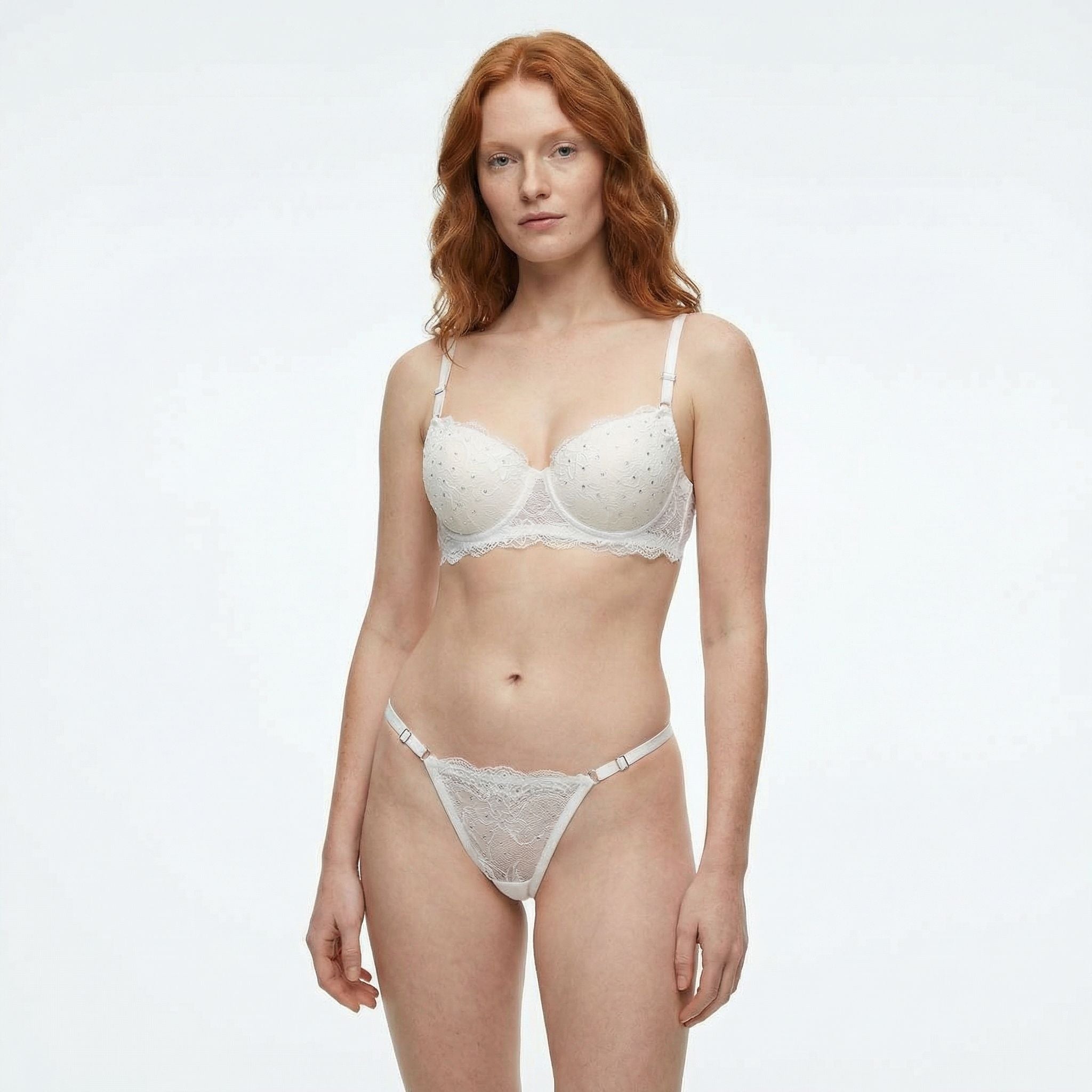 Beyaz Taş Detaylı Dantel Sütyen & Tanga Takım