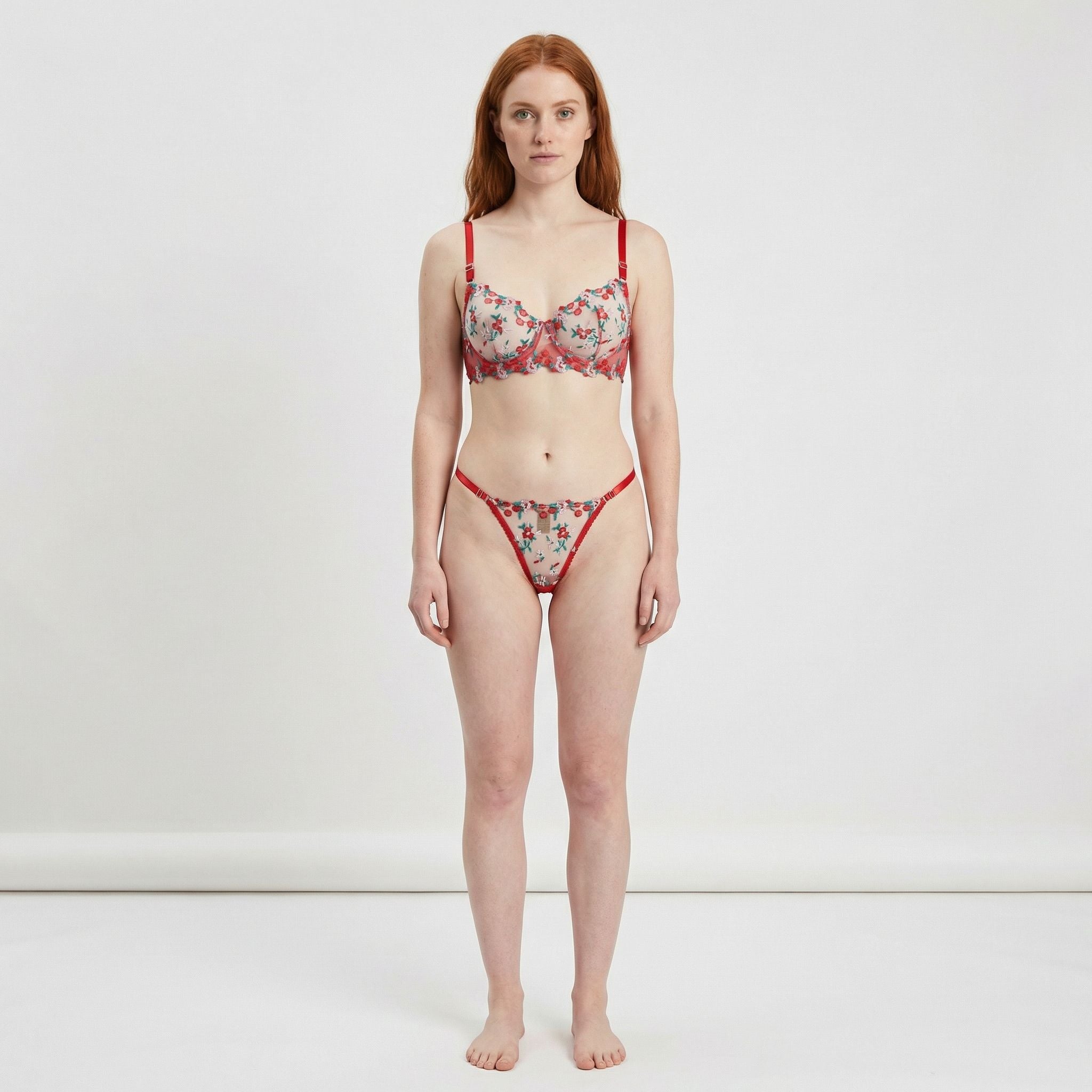 Kırmızı Askılı Çiçek Desenli Takım