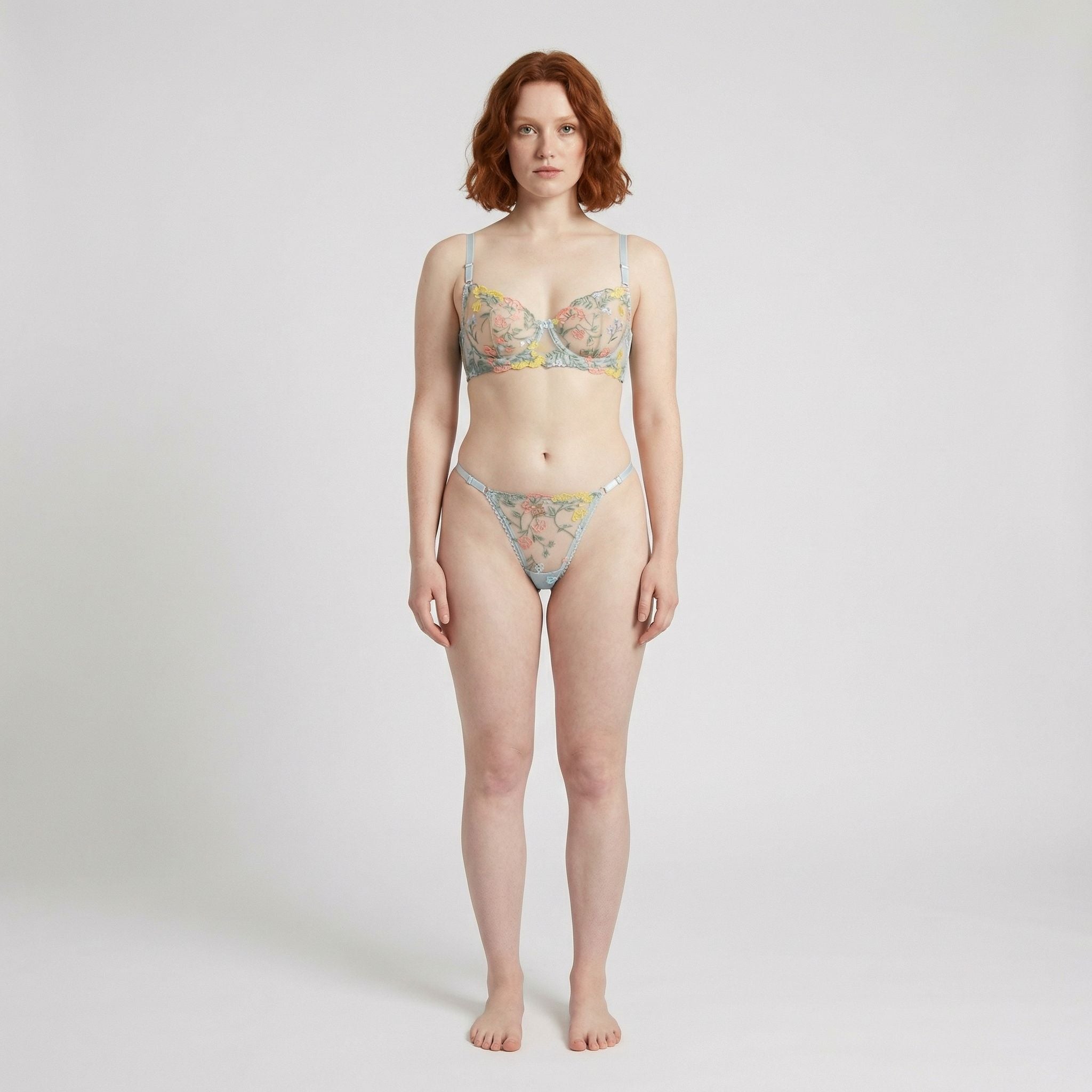 Mavi Çiçek Desenli Dantel Takım