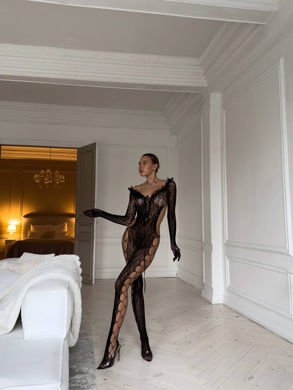 Savage Elegance Leopar Desenli Vücut Çorabı