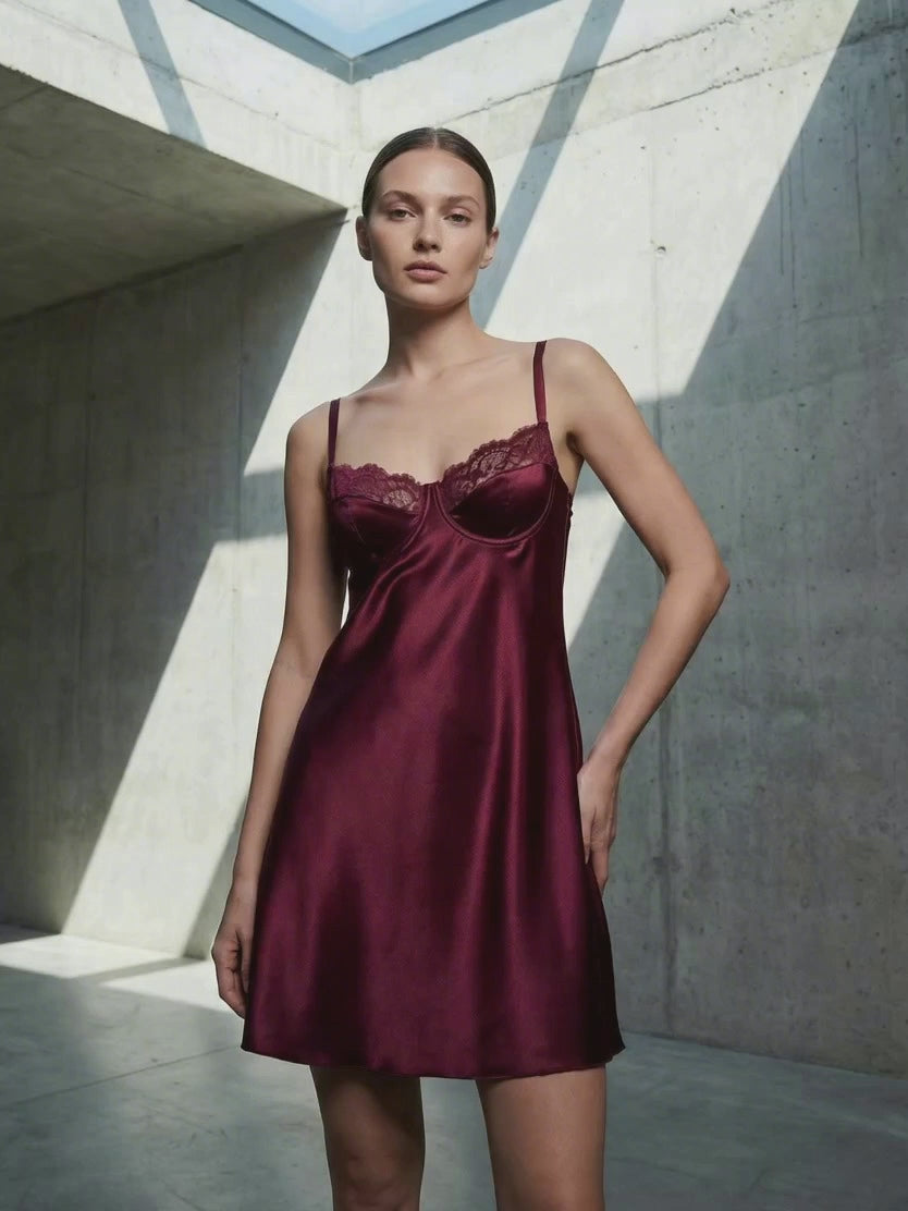 Bordo Saten Dantel Detaylı Gecelik